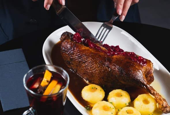 Połówka kaczki z jabłkami